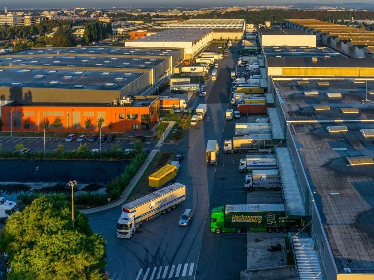 CBRE vous propose à louer, plusieurs cellules d'a