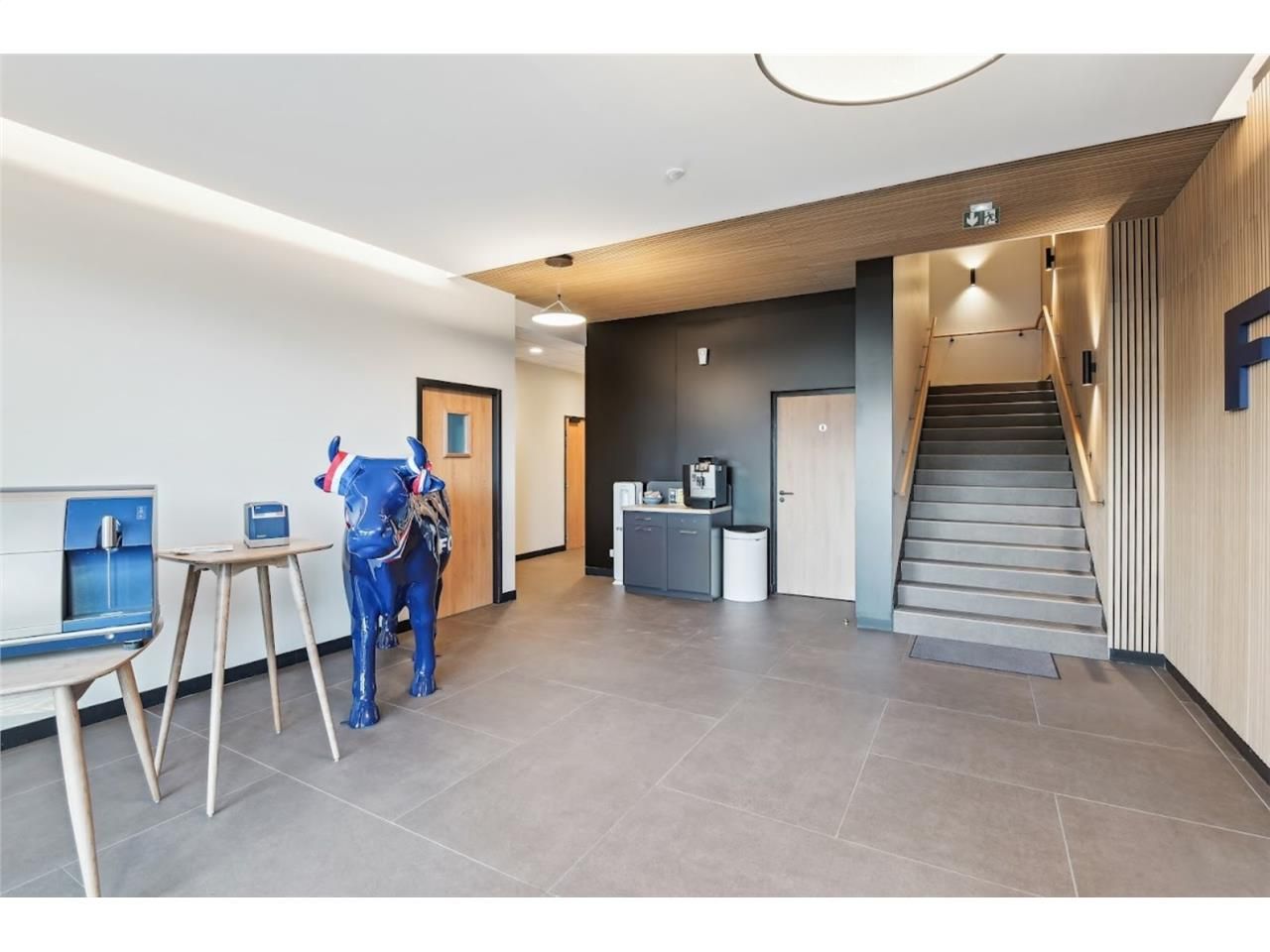 CBRE vous propose à louer, un bâtiment indépendan