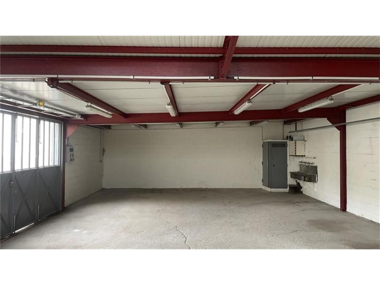 CBRE vous propose à louer, un entrepôt/local d'ac