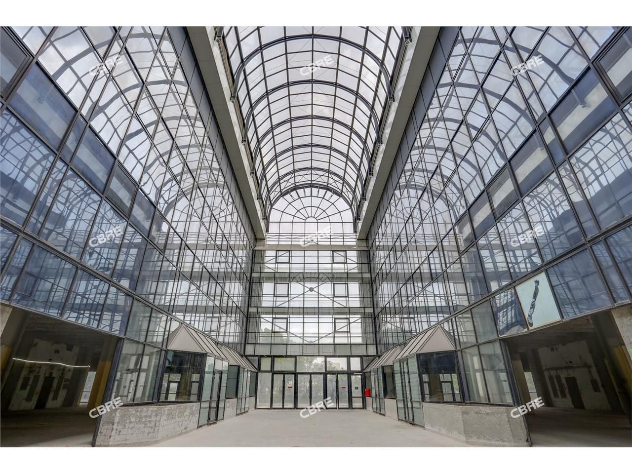 LOGISTIQUE URBAINE - Rare sur le secteur ! CBRE v