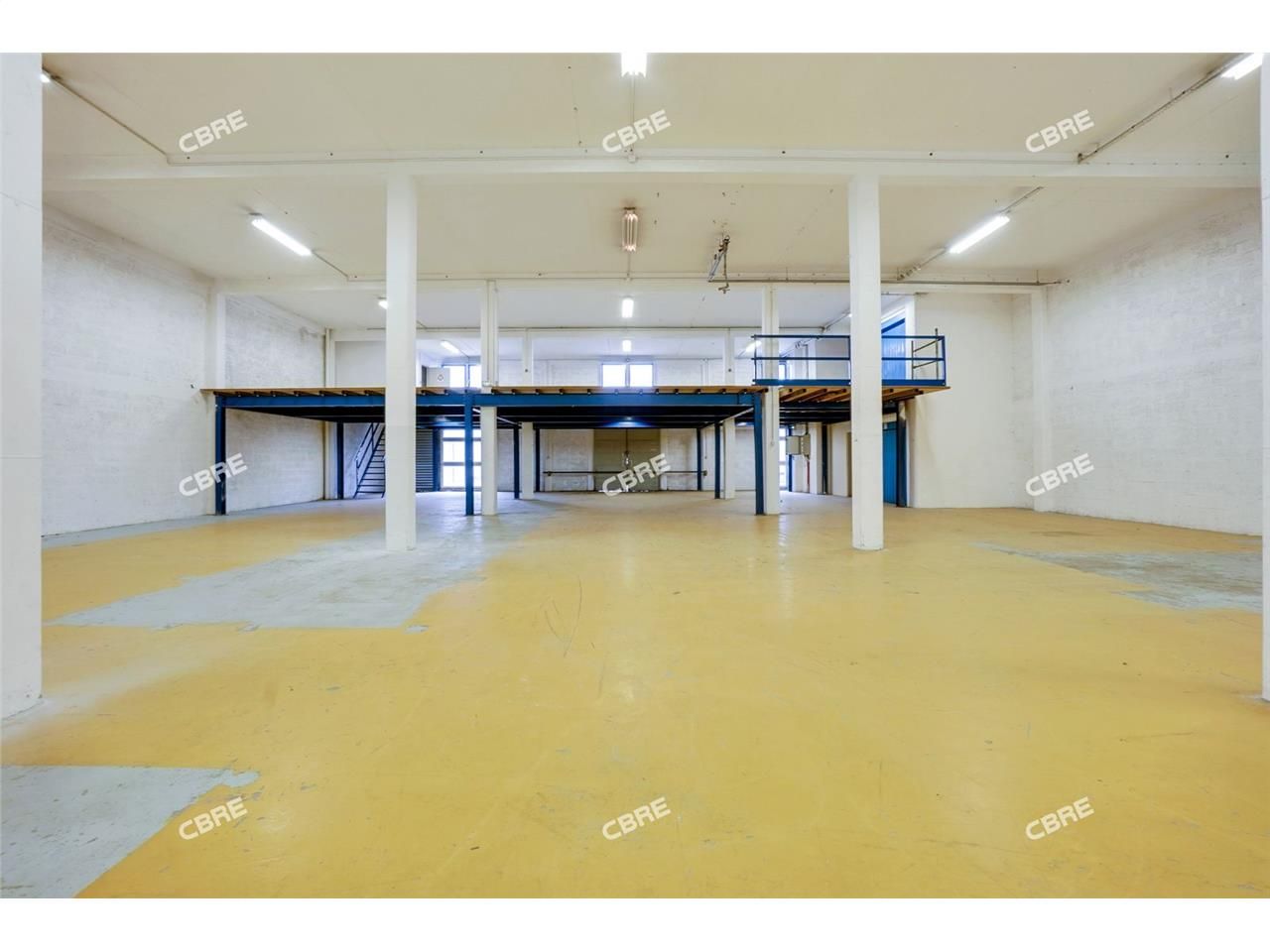 LOGISTIQUE URBAINE - A LOUER - Emplacement except