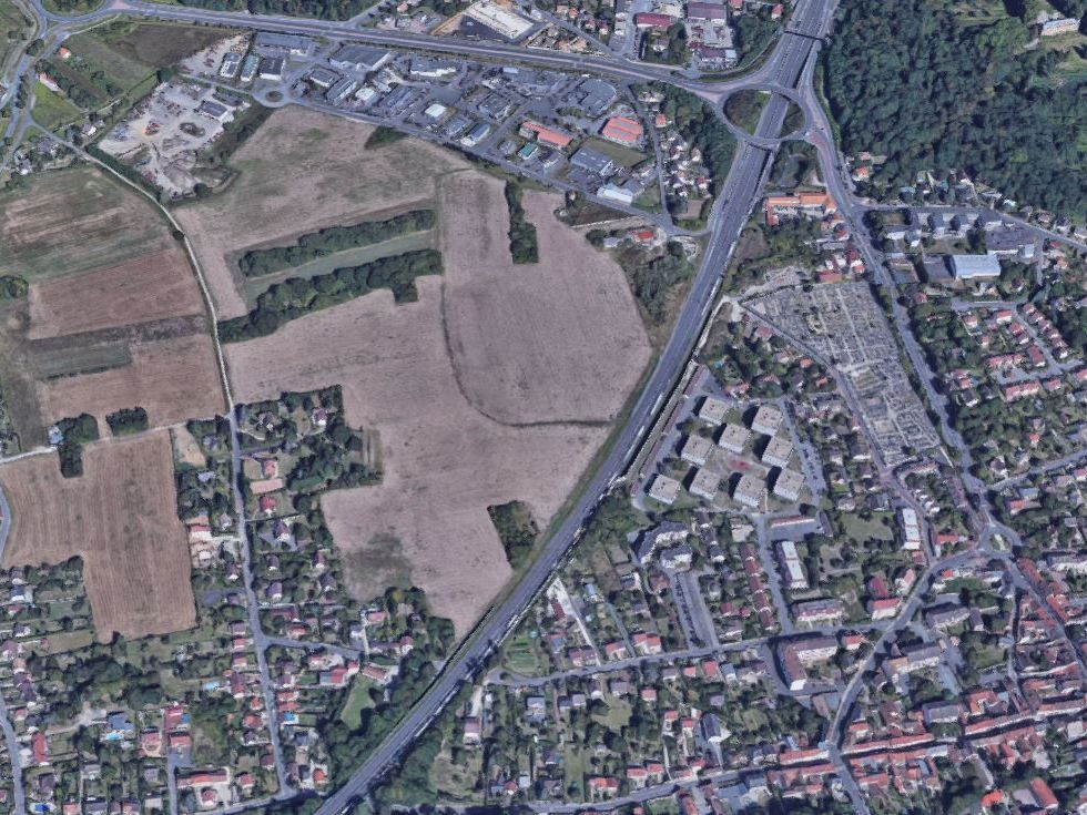 CBRE vous propose à vendre un terrain situé sur l