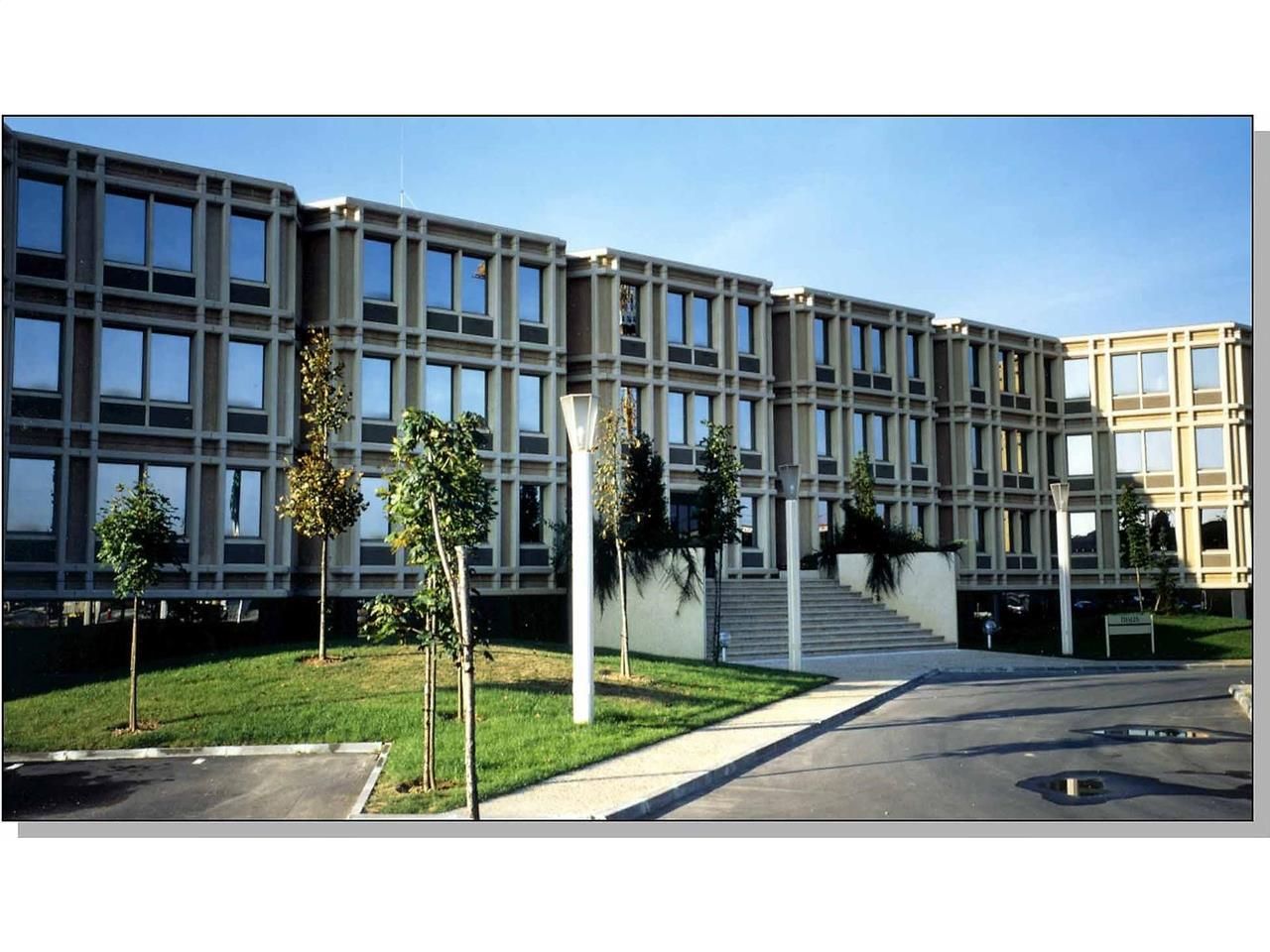 CBRE vous propose à louer un entrepôt/local d'act