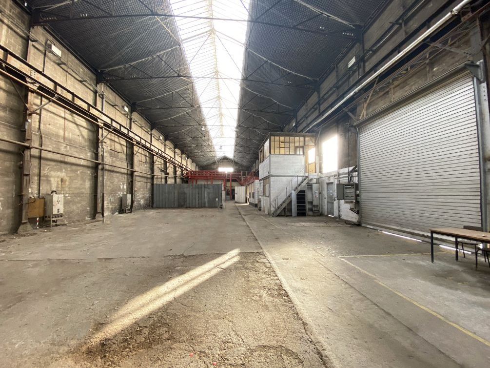 LOGISTIQUE URBAINE - A VENDRE OU A LOUER - CBRE v