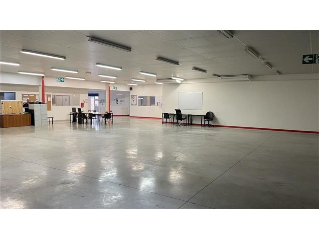 CBRE vous propose à louer, un entrepôt/local d'ac