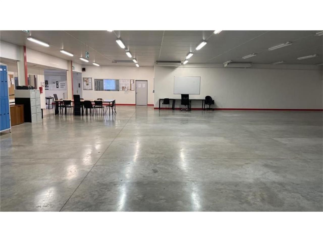 CBRE vous propose à louer, un entrepôt/local d'ac