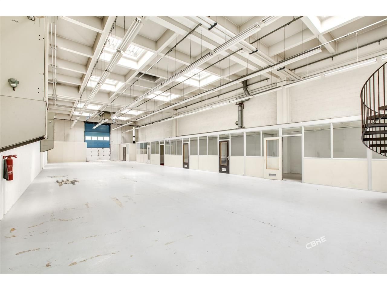 LOGISTIQUE URBAINE - A LOUER - CBRE vous propose 