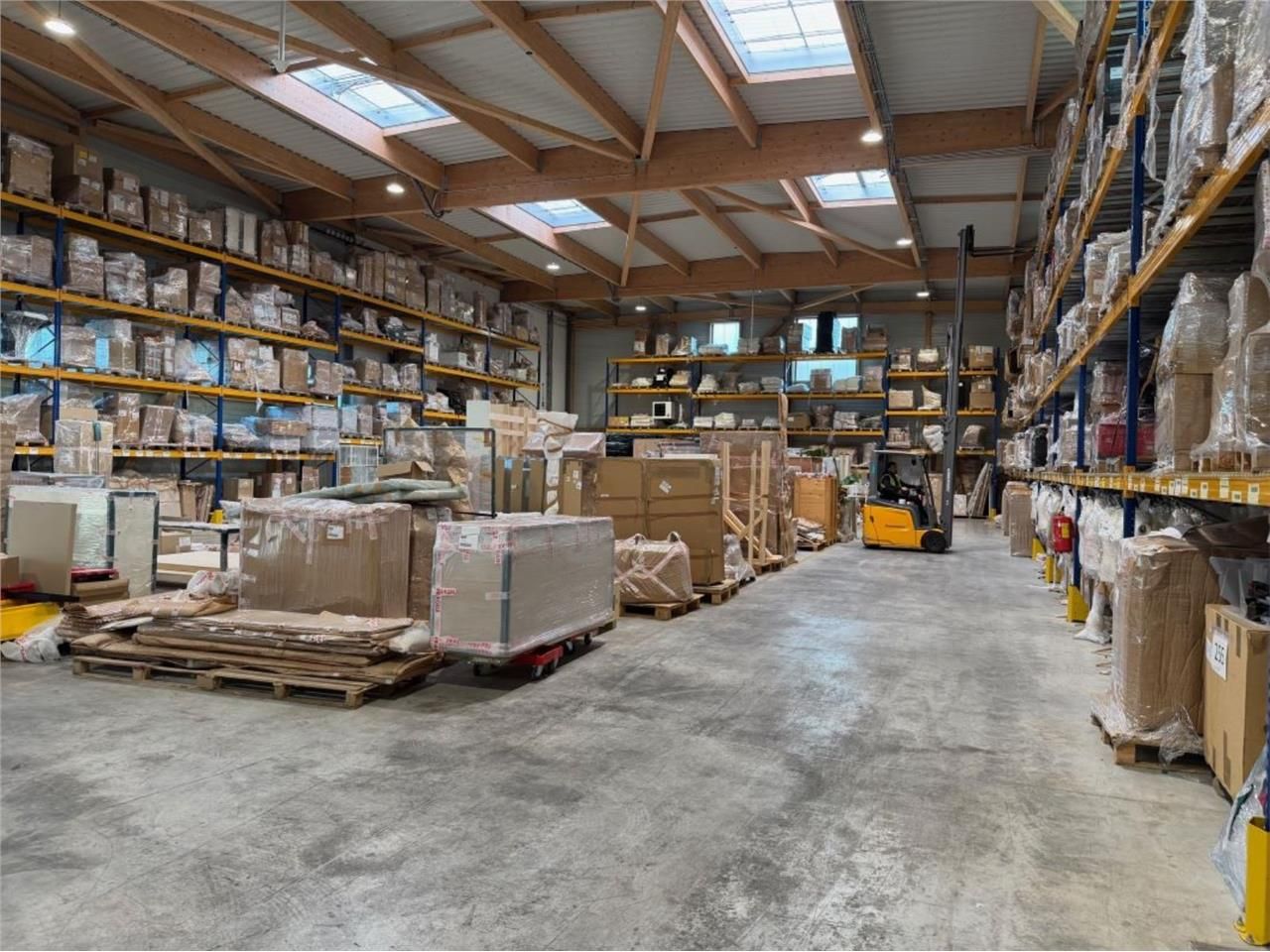 CBRE vous propose en sous-location, un entrepôt d