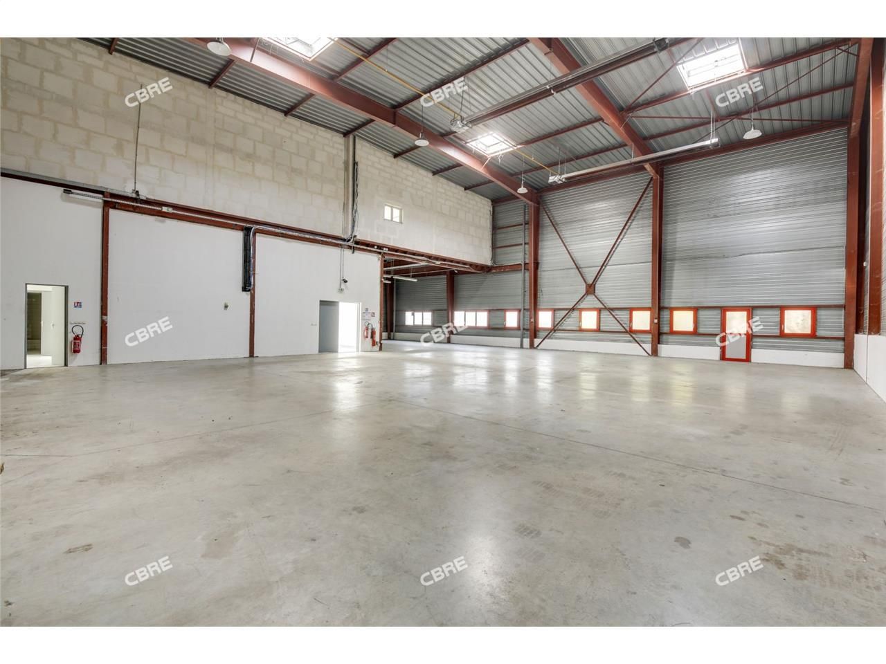 LOGISTIQUE URBAINE - A LOUER - CBRE vous propose 