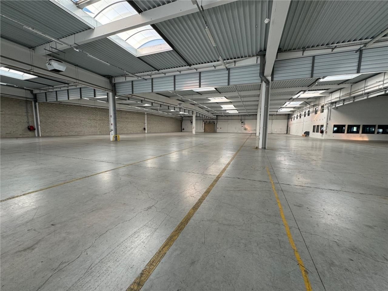 CBRE vous propose à louer un entrepôt/local d'act