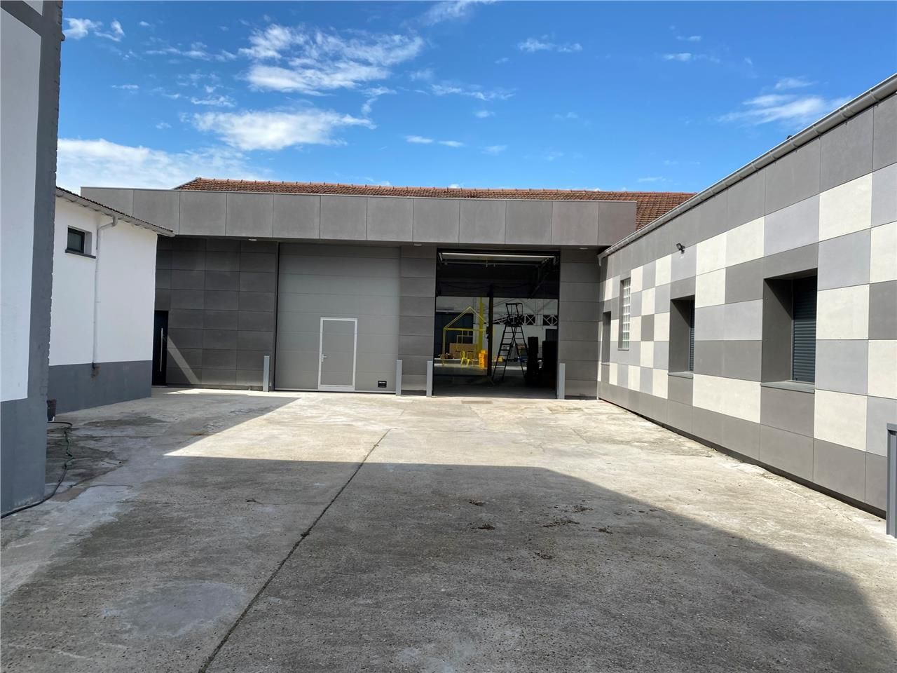 CBRE vous propose à vendre, un bâtiment indépenda