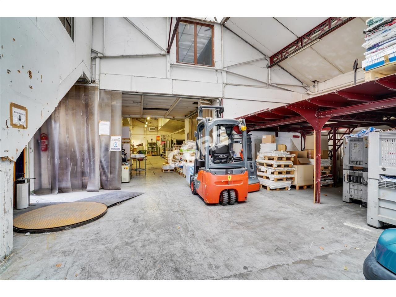 LOGISTIQUE URBAINE - CBRE vous propose à vendre, 