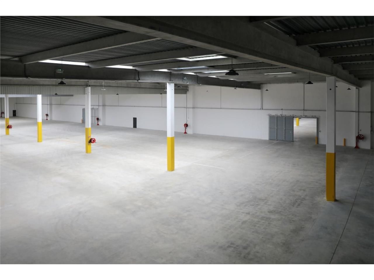 CBRE vous propose à louer, un entrepôt/local d'ac