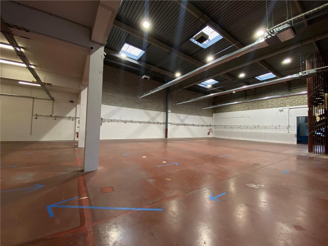 A LOUER - CBRE vous propose sur la commune de Ver