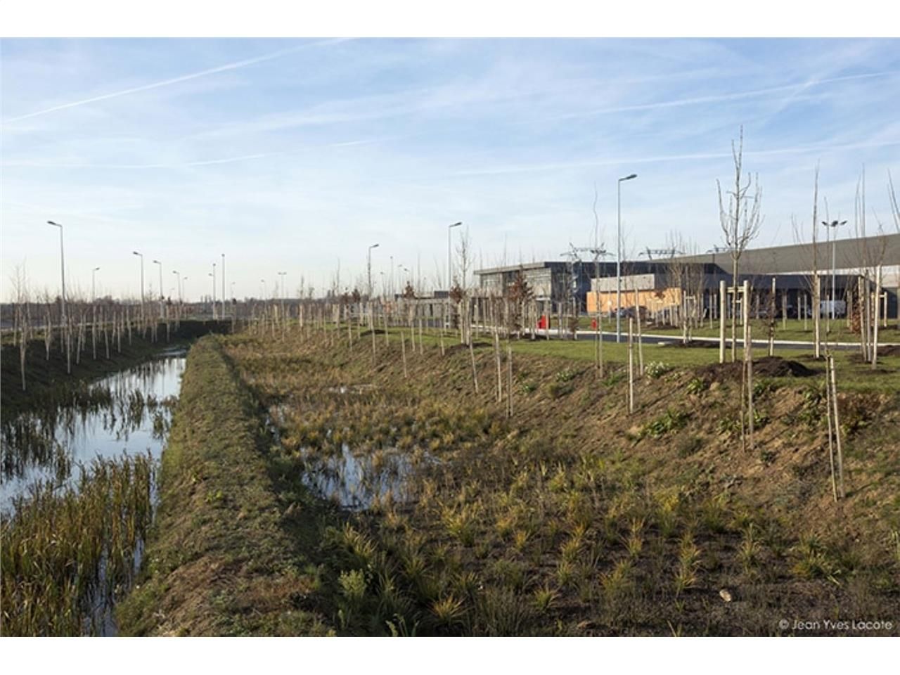 CBRE vous propose à vendre ou à louer, des terrai