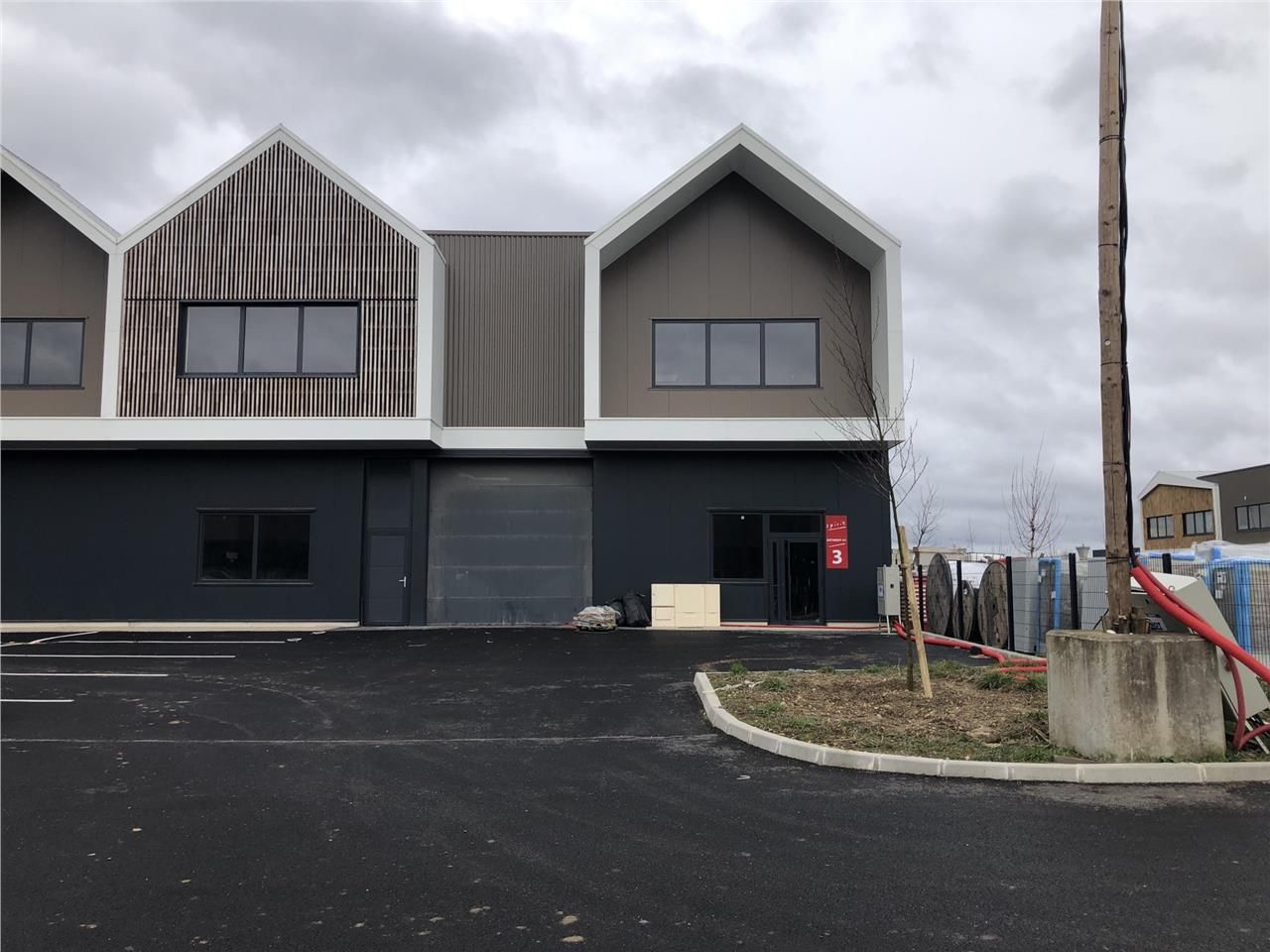 CBRE vous propose à vendre ou à louer, des bâtime