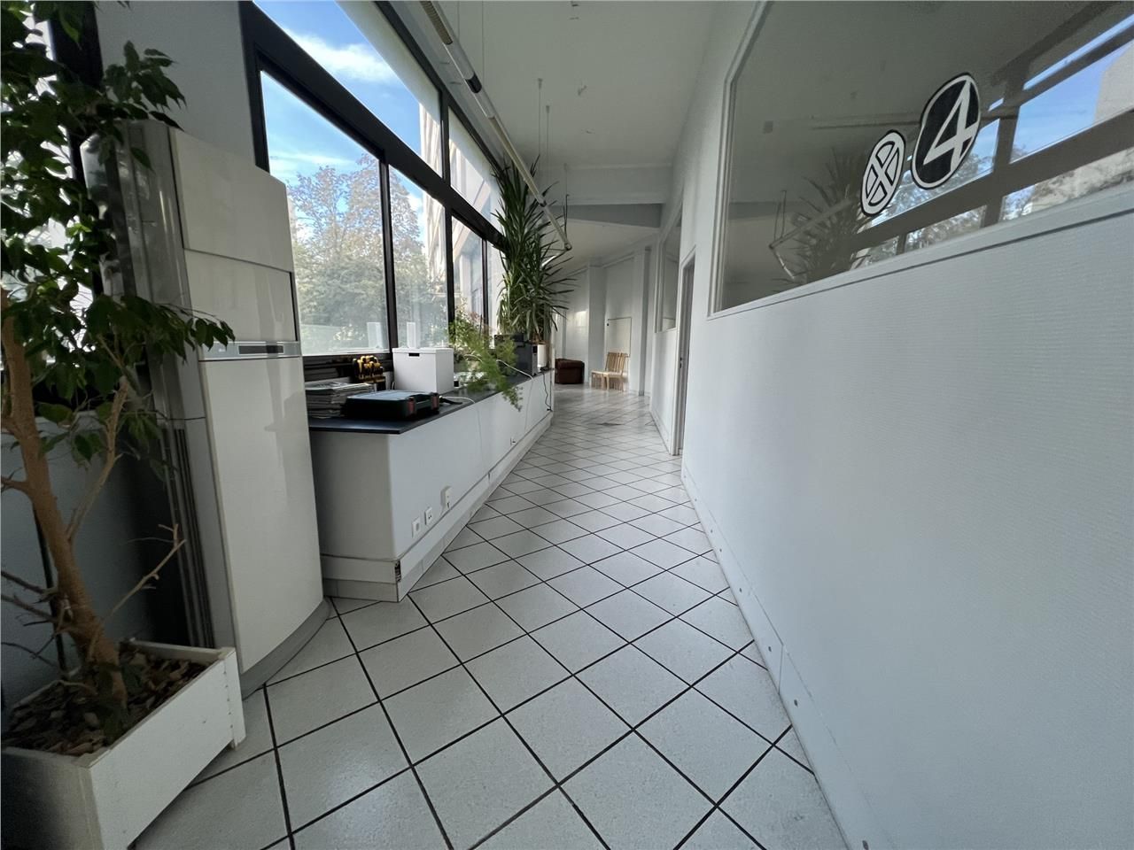 LOGISTIQUE URBAINE - A VENDRE A LOUER - CBRE vous