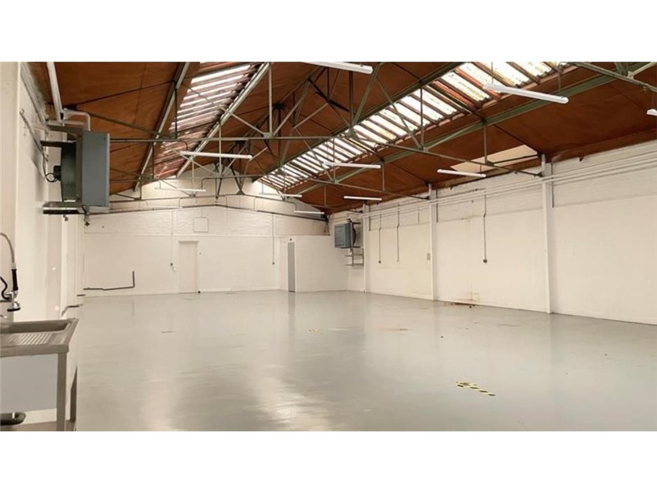 CBRE vous propose à louer, un entrepôt/local au s