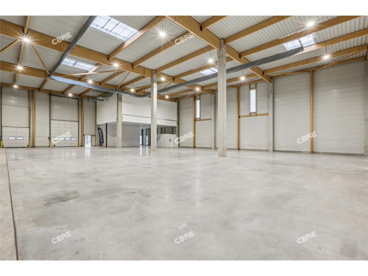 CBRE vous propose à louer un entrepôt/local d'act