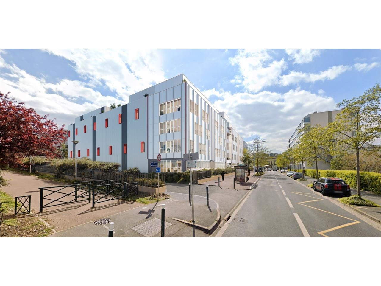 CBRE vous propose à louer, un bâtiment indépendan