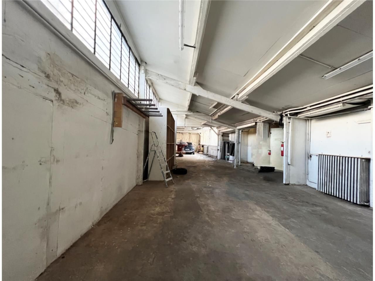 CBRE vous propose à louer, un entrepôt/local d'ac