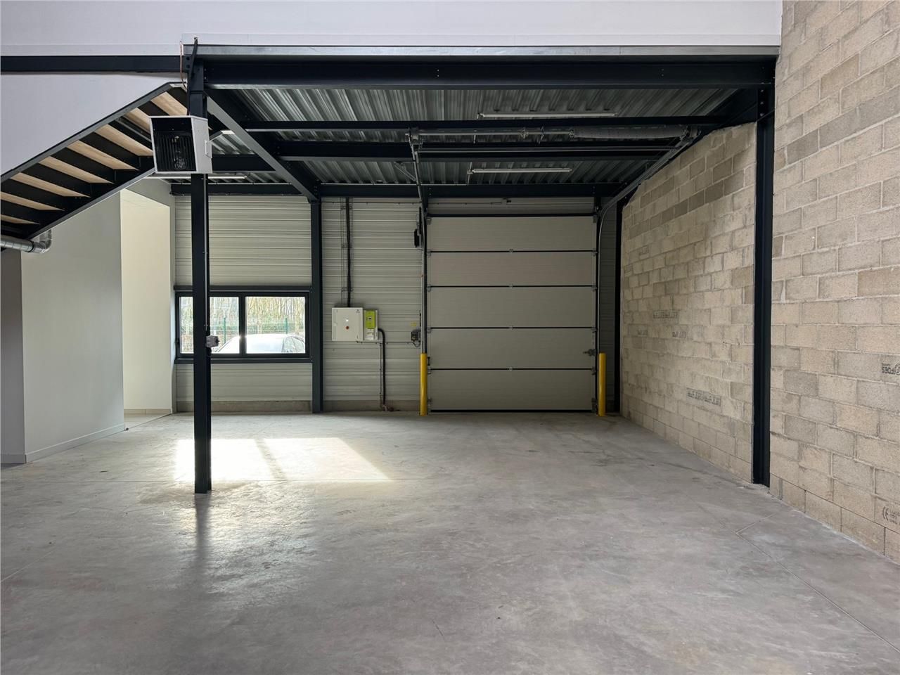 CBRE vous propose à louer un entrepôt/local d'act