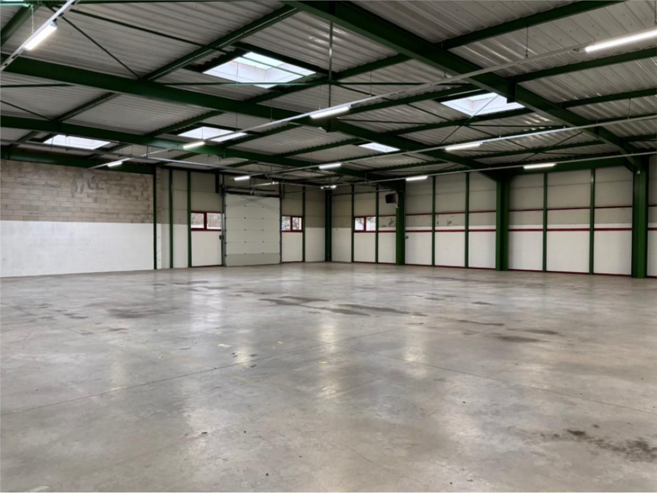 CBRE vous propose à louer, un entrepôt/local d'ac