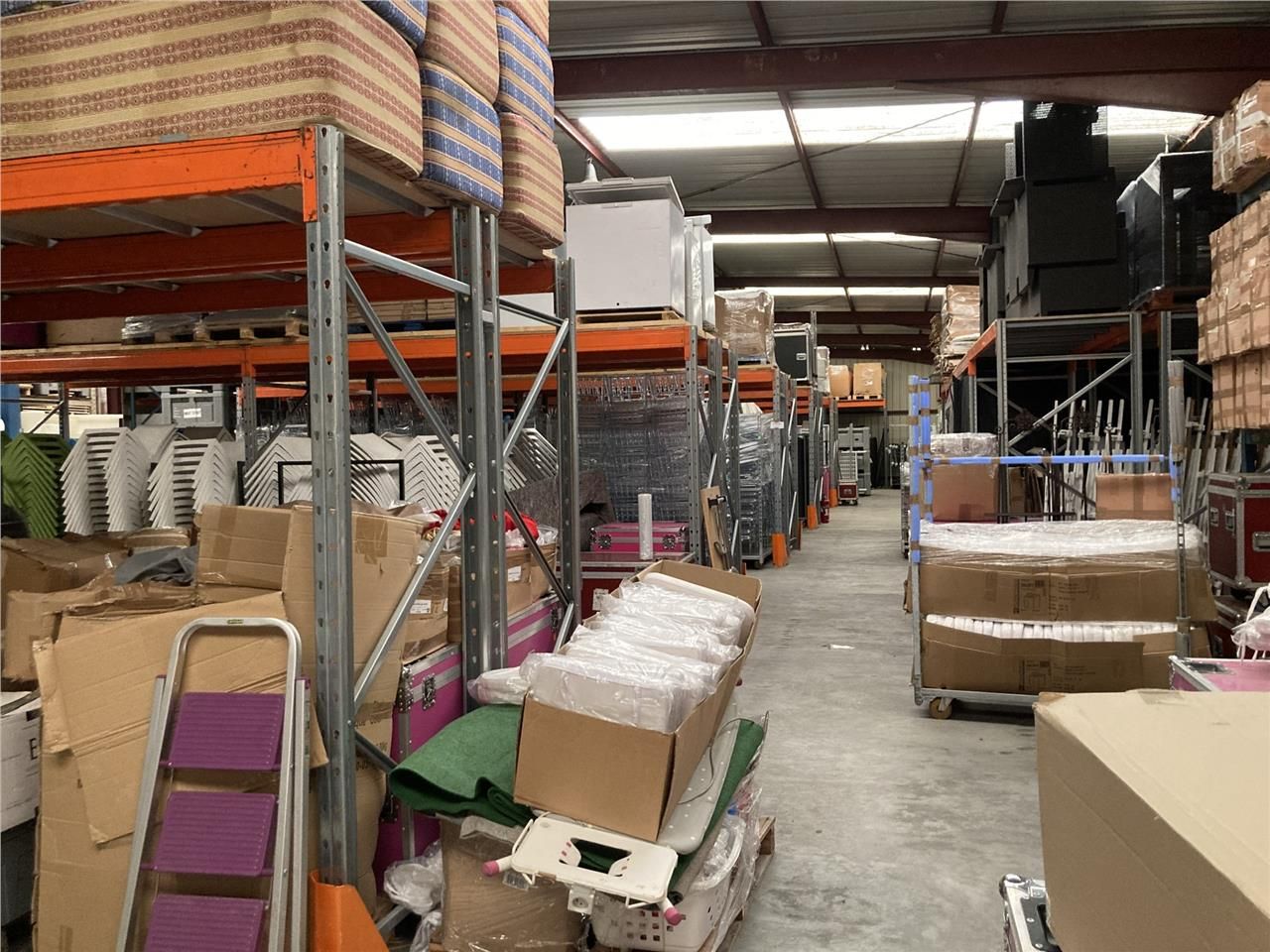 CBRE vous propose à vendre ou à louer, un entrepô