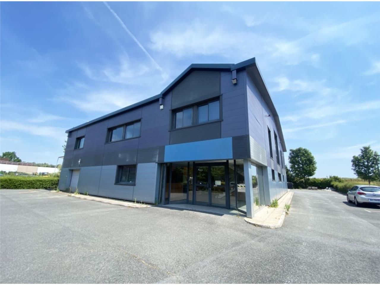 CBRE vous propose à vendre ou à louer un bâtiment