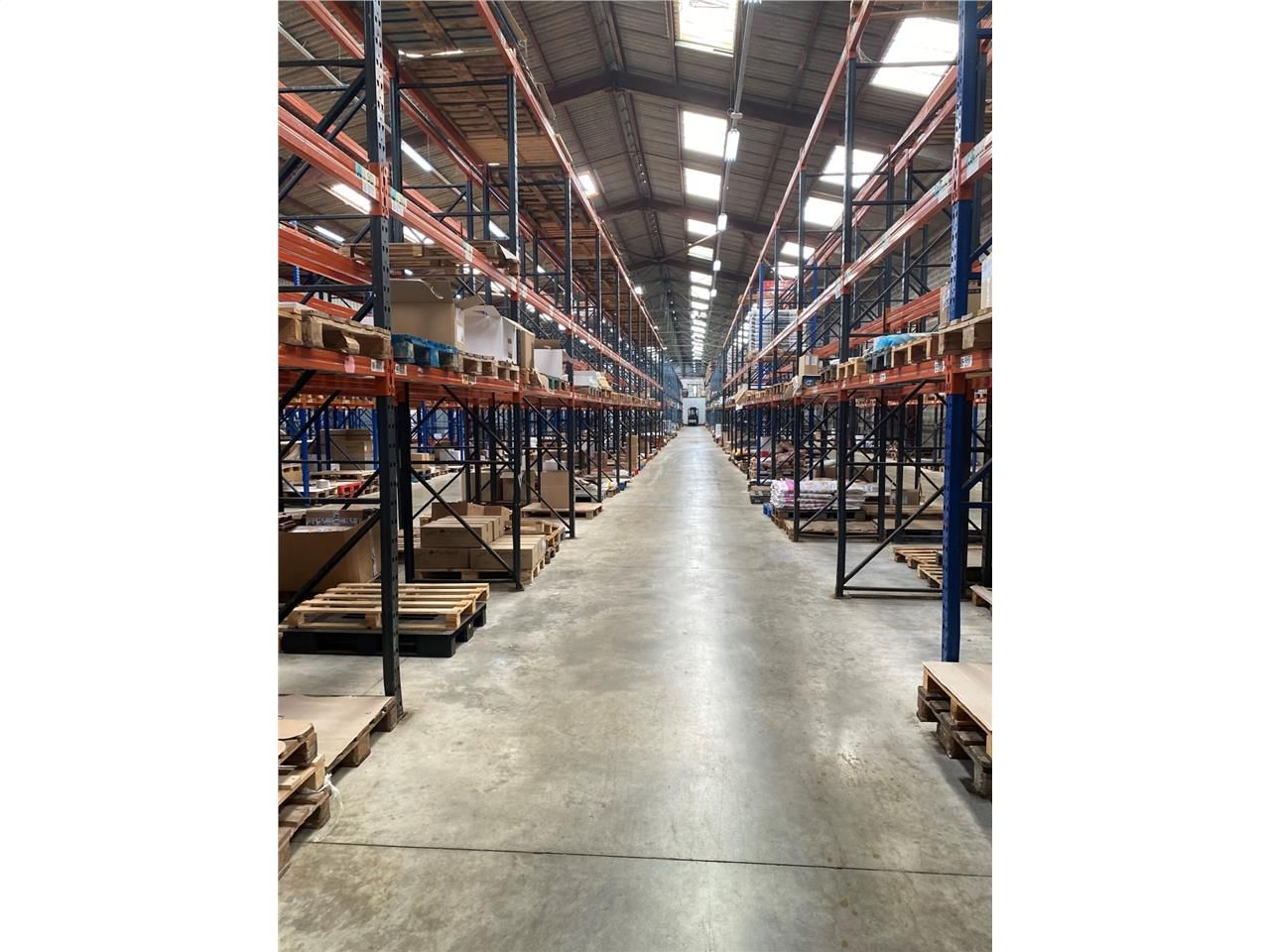 CBRE vous propose à louer, un entrepôt/local d'ac