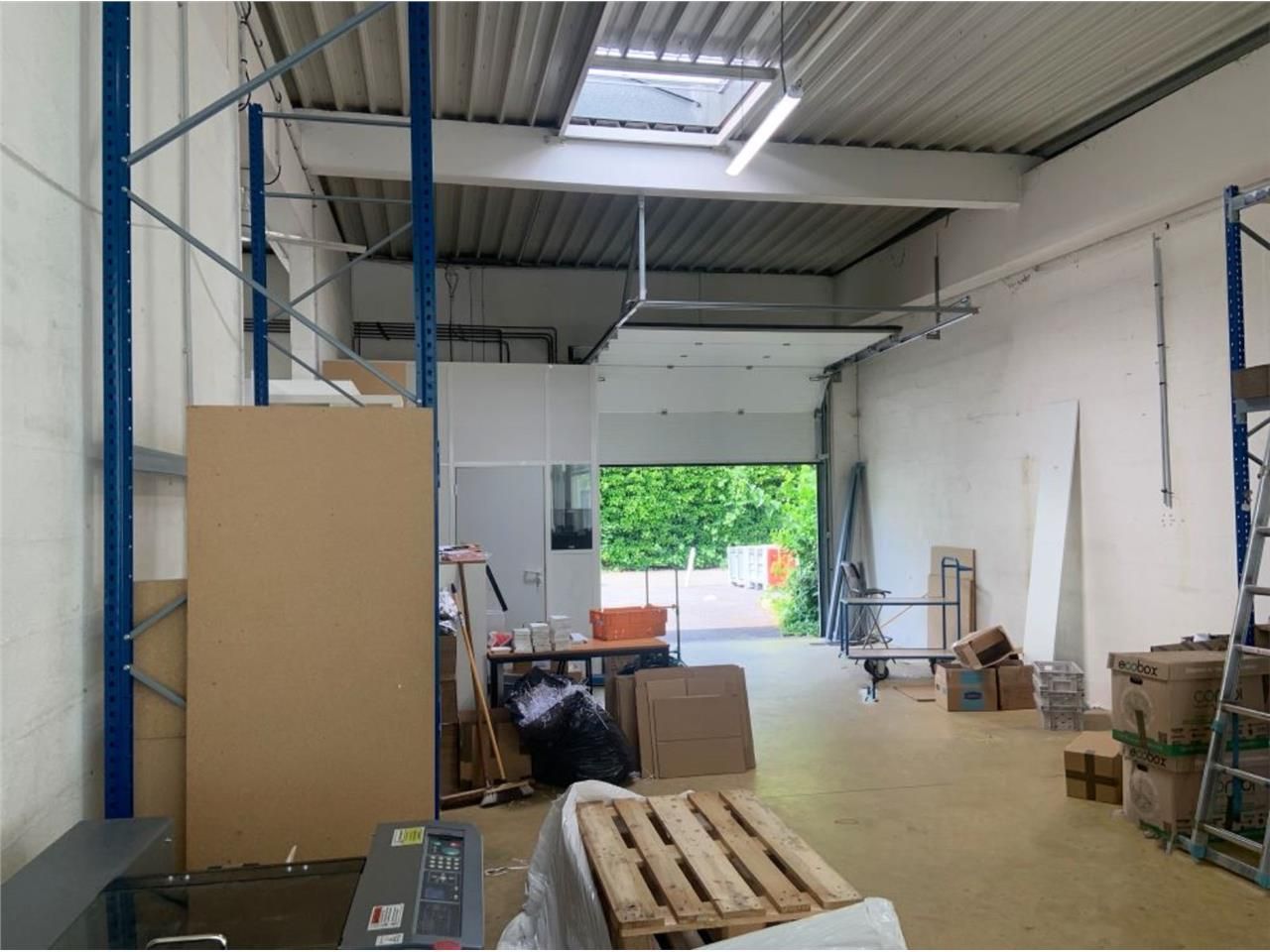 CBRE vous propose à louer, un entrepôt/local d'ac