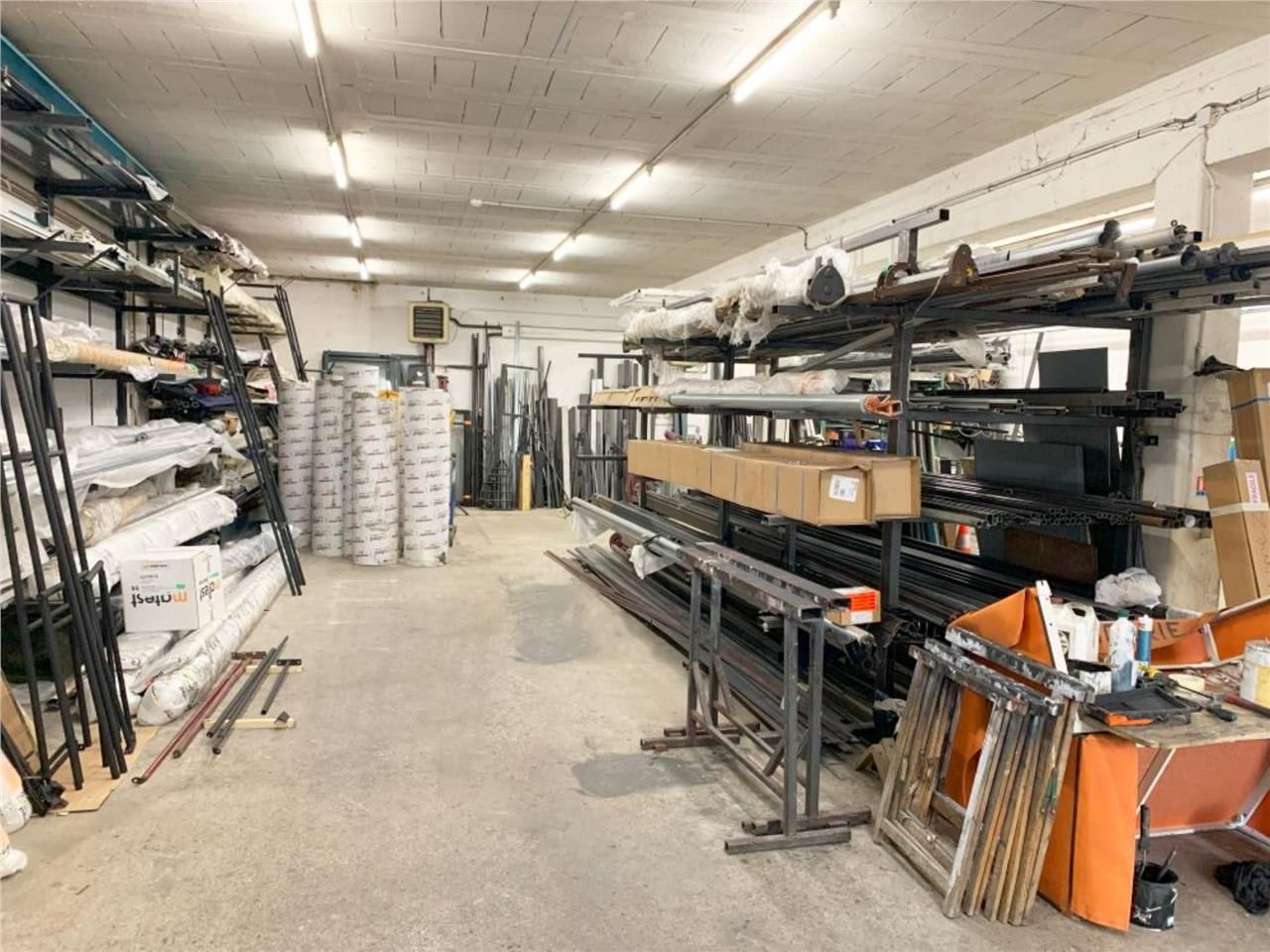 CBRE vous propose à louer, un entrepôt/local d'ac