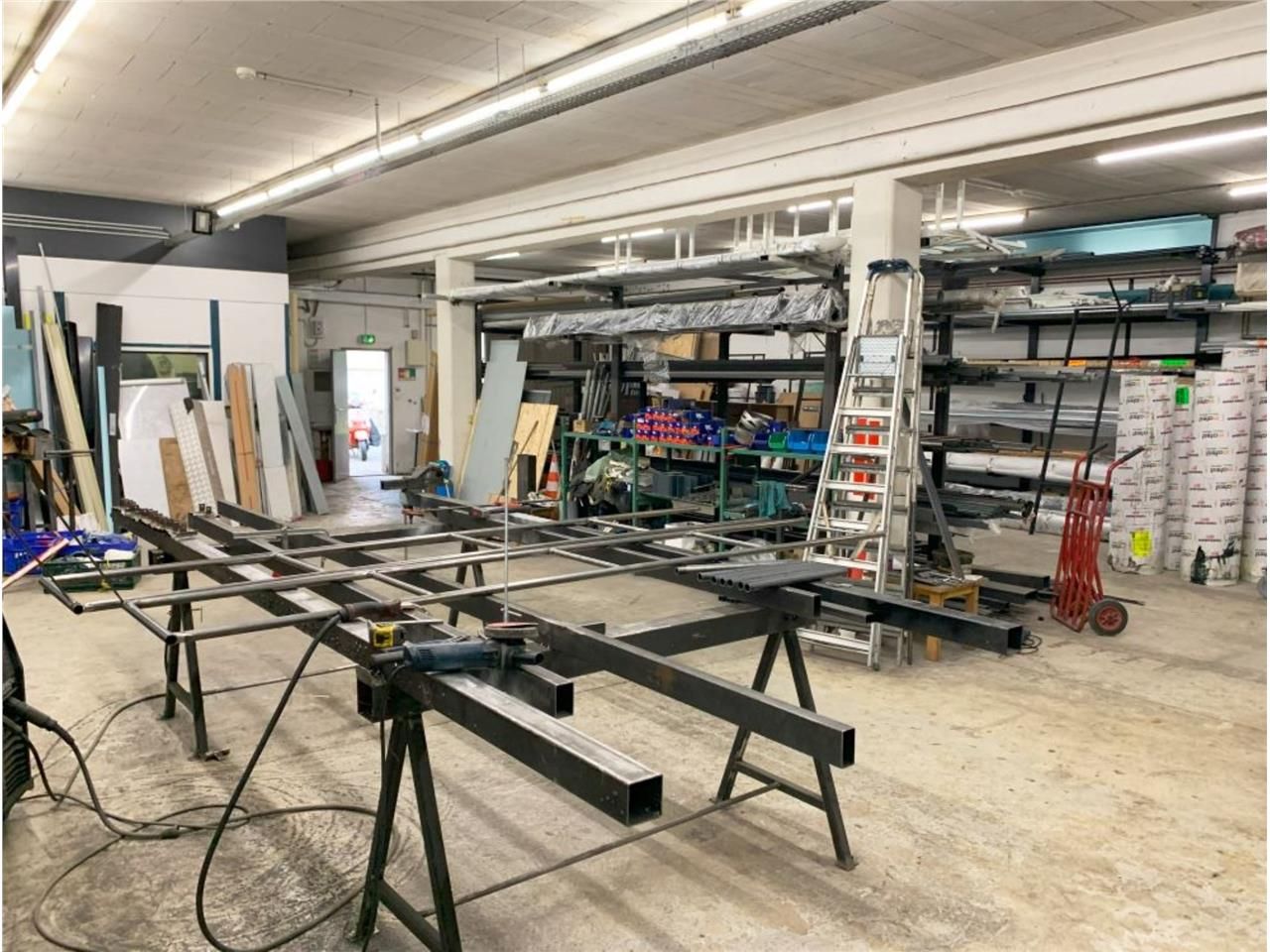 CBRE vous propose à louer, un entrepôt/local d'ac