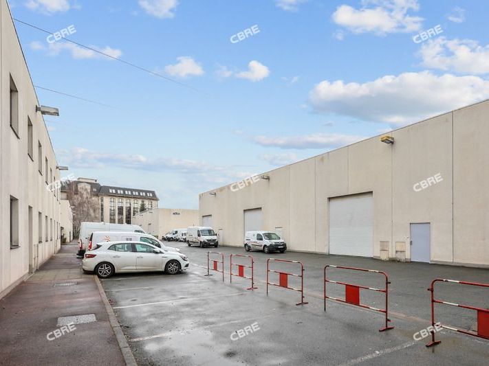 LOGISTIQUE URBAINE - CBRE vous propose à louer, u