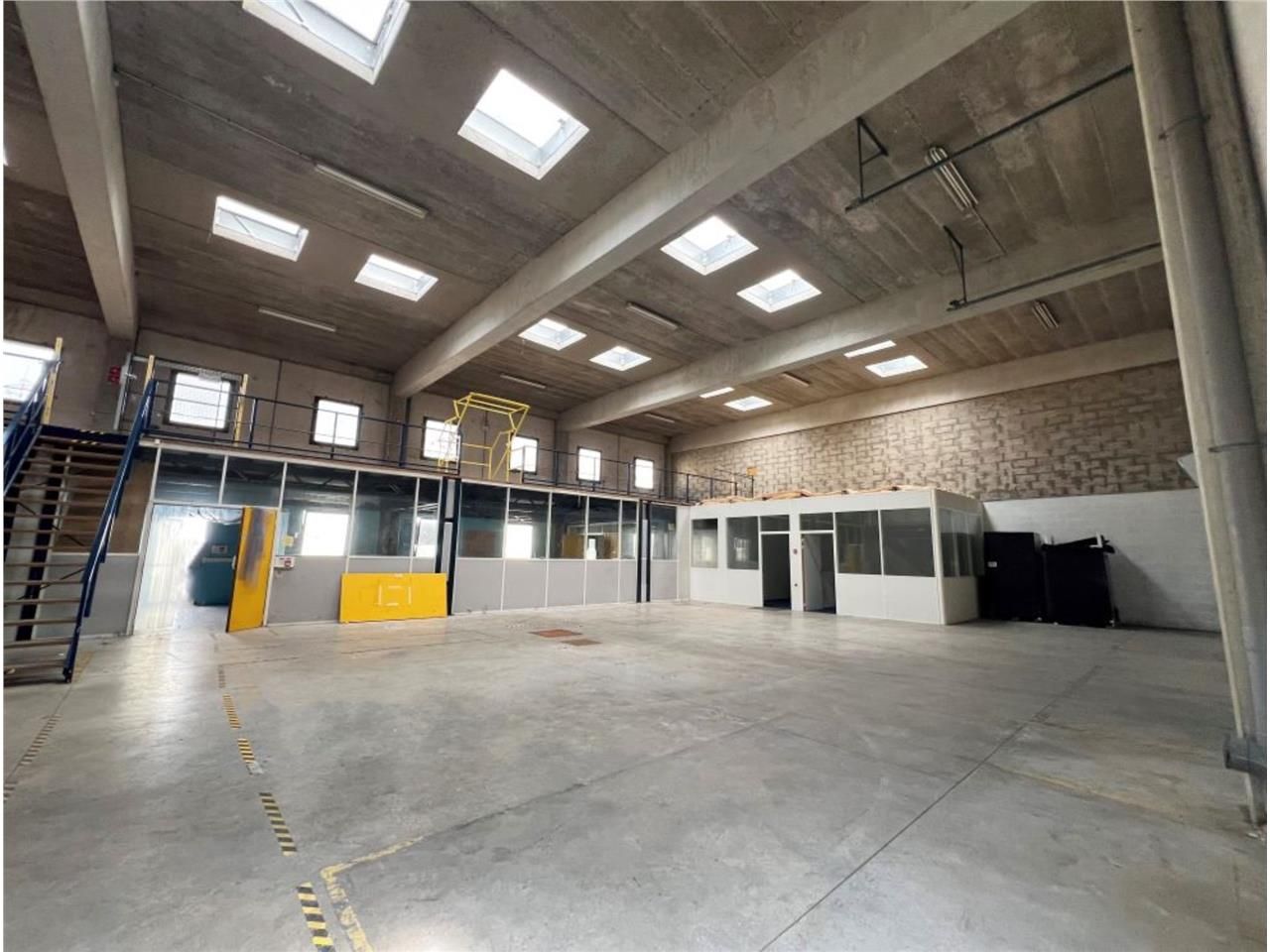 LOGISTIQUE URBAINE - CBRE vous propose à louer, u