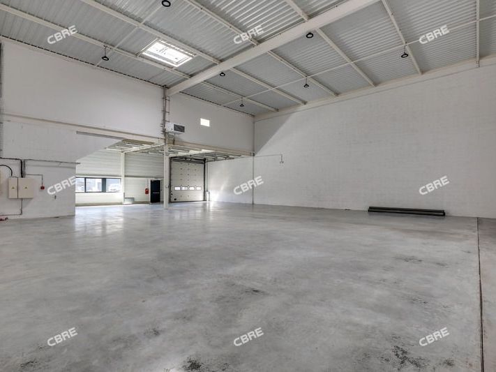LOGISTIQUE URBAINE - CBRE vous propose à louer, u
