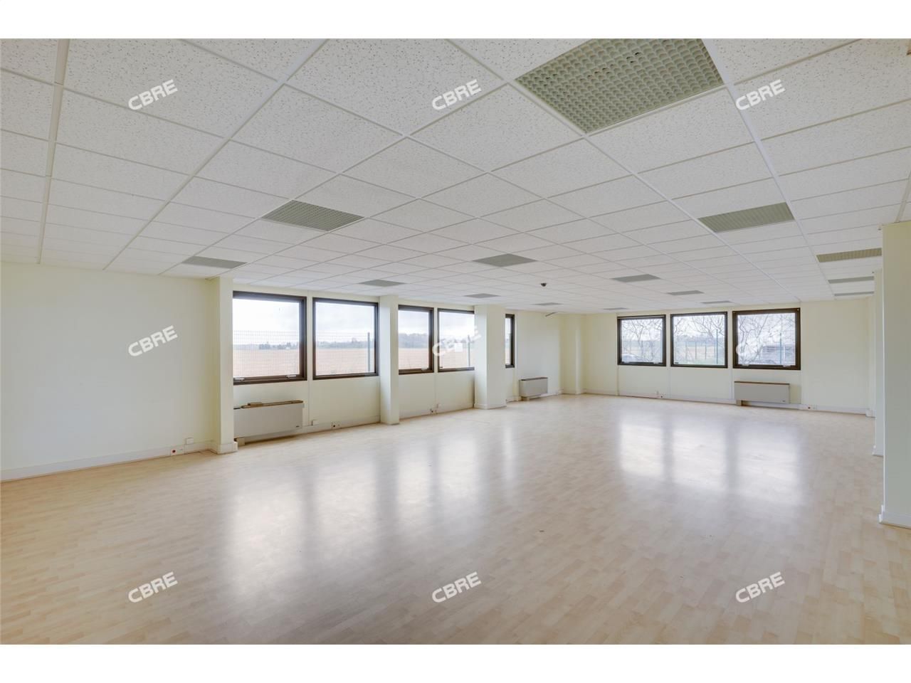 A VENDRE - CBRE vous propose sur la commune d'Egl