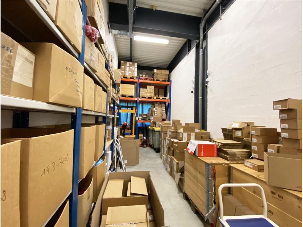 CBRE vous propose à louer, un entrepôt/local d'ac