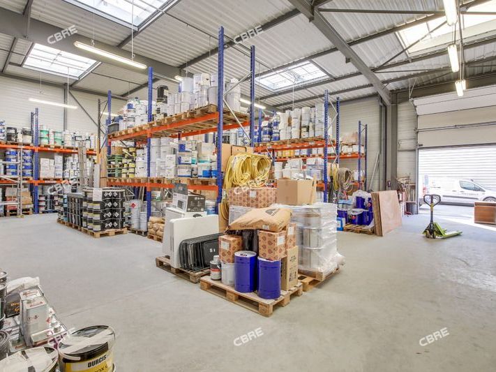 CBRE vous propose à louer un entrepôt/local d'act