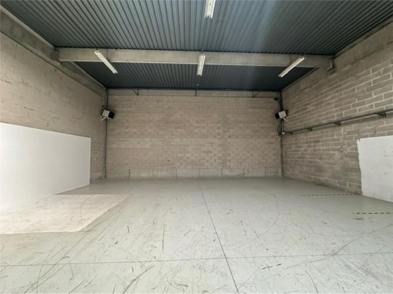 CBRE vous propose à louer, un entrepôt/local d'ac