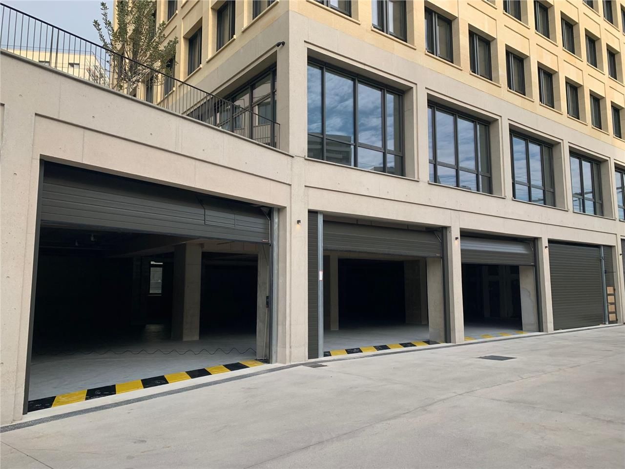 LOGISTIQUE URBAINE - CBRE vous propose à louer, u