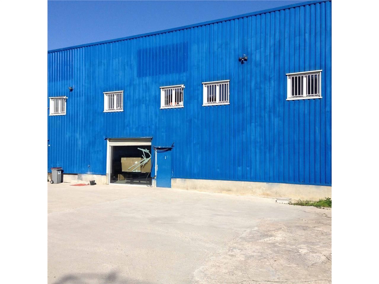 CBRE vous propose à vendre, un entrepôt/local d'a