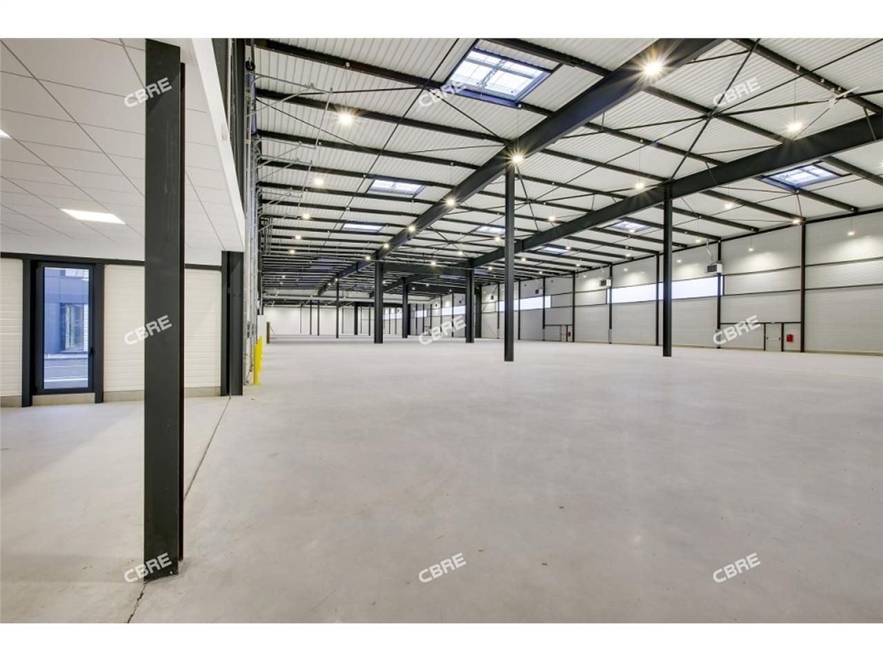 LOGISTIQUE URBAINE - CBRE vous propose à louer, u