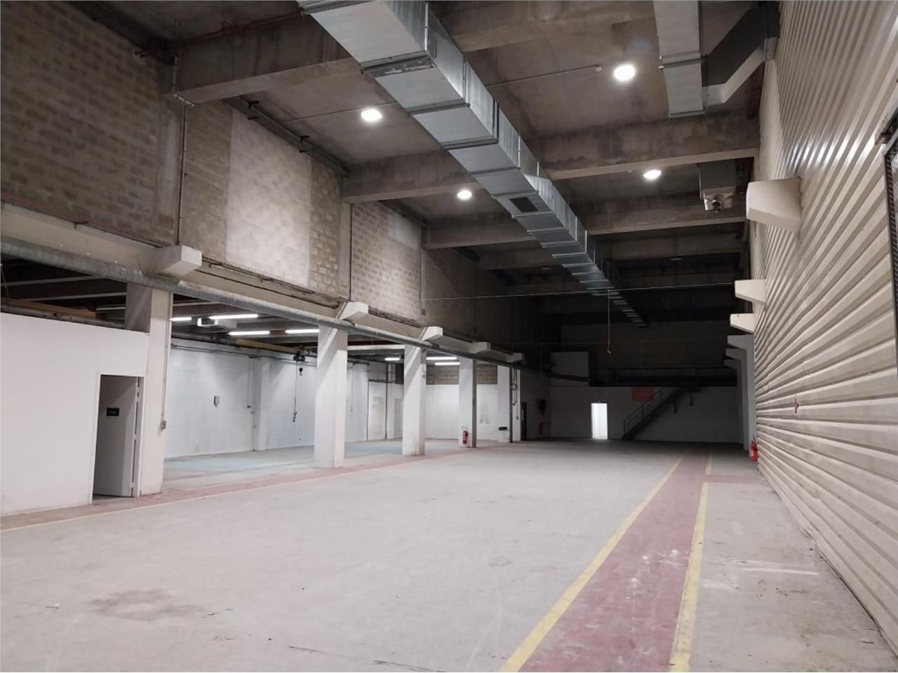 CBRE vous propose à louer, un entrepôt/local d'ac