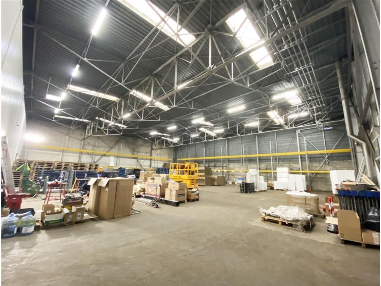 CBRE vous propose à louer, un entrepôt/local d'ac