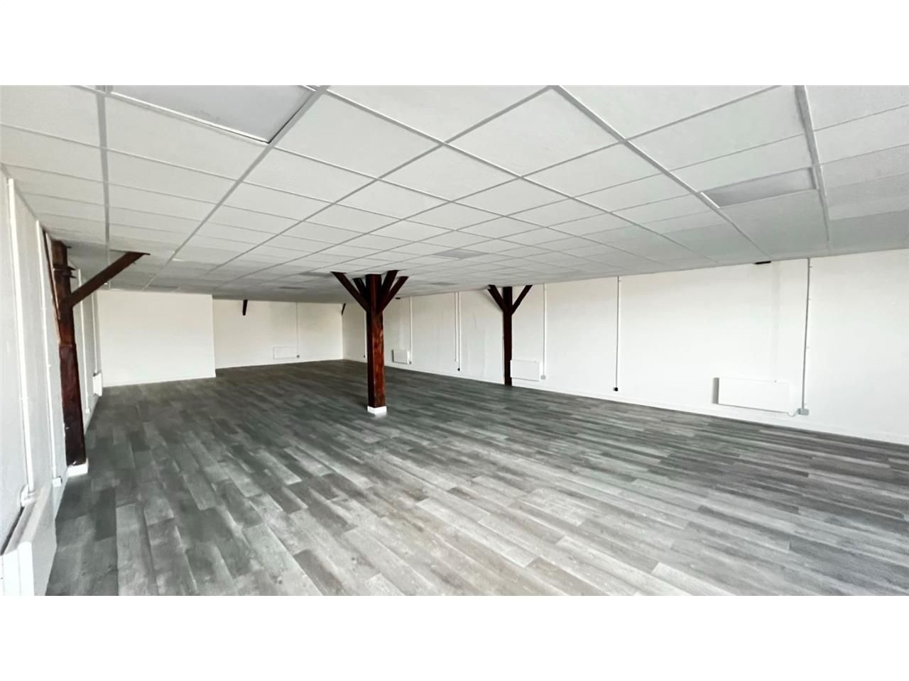 CBRE vous propose à louer, un entrepôt/local d'ac