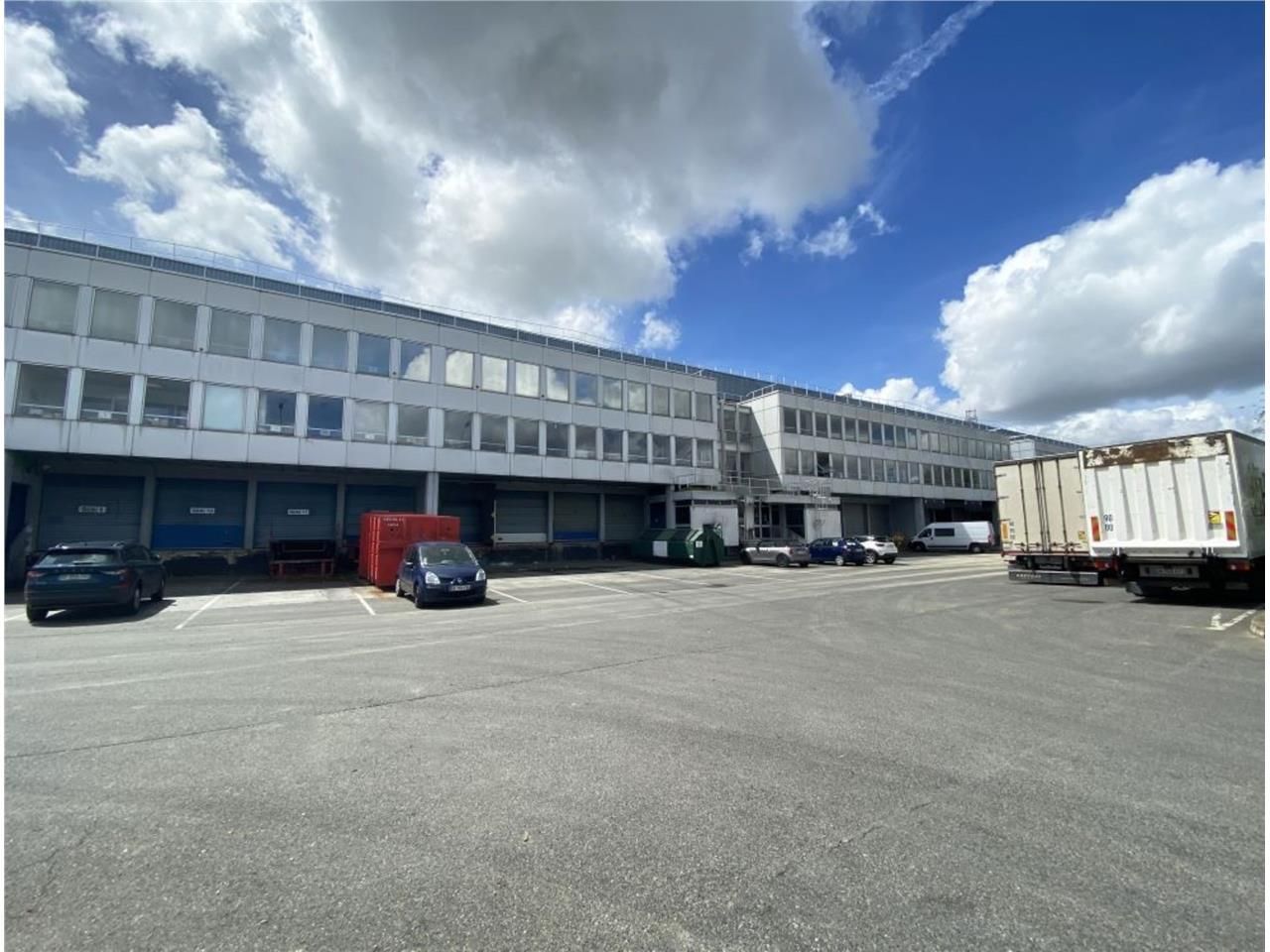 CBRE vous propose à louer, un entrepôt/local d'ac