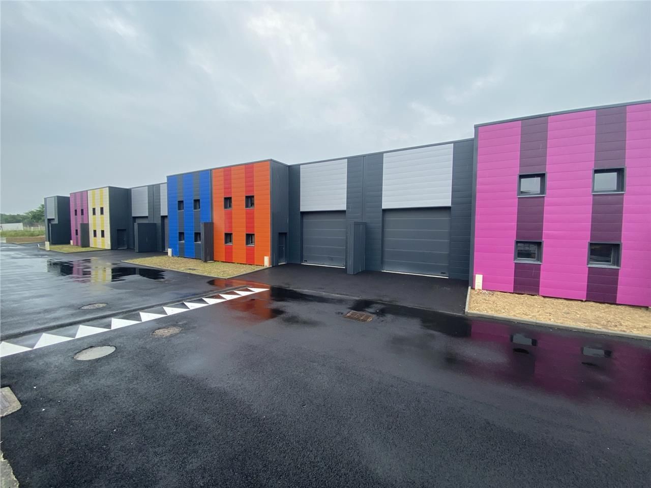 CBRE vous propose à vendre ou à louer des entrepô