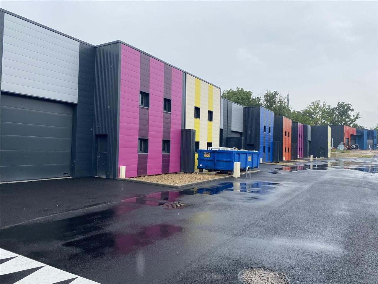 CBRE vous propose à vendre ou à louer des entrepô