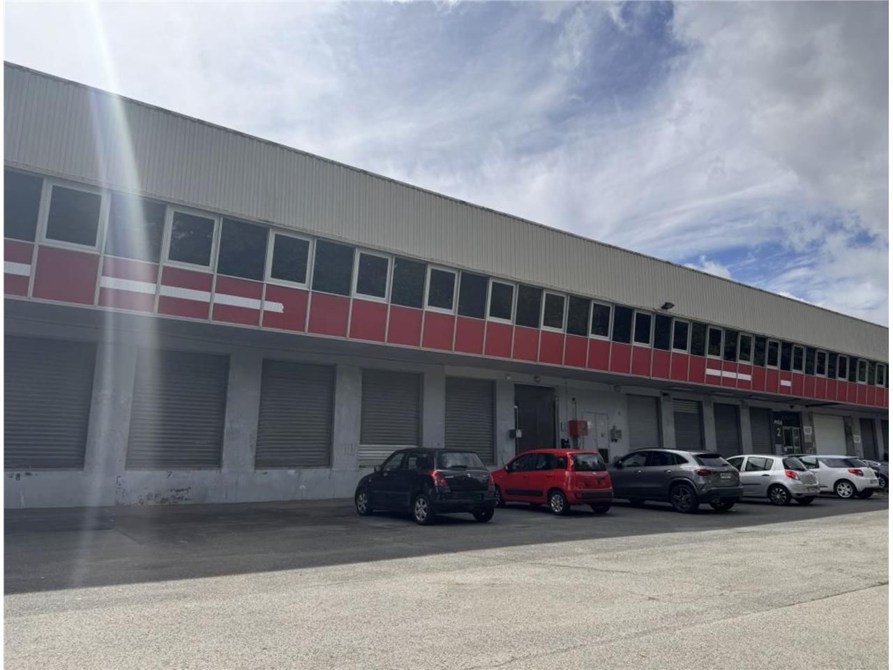 A LOUER - CBRE vous propose un entrepôt/local d'a